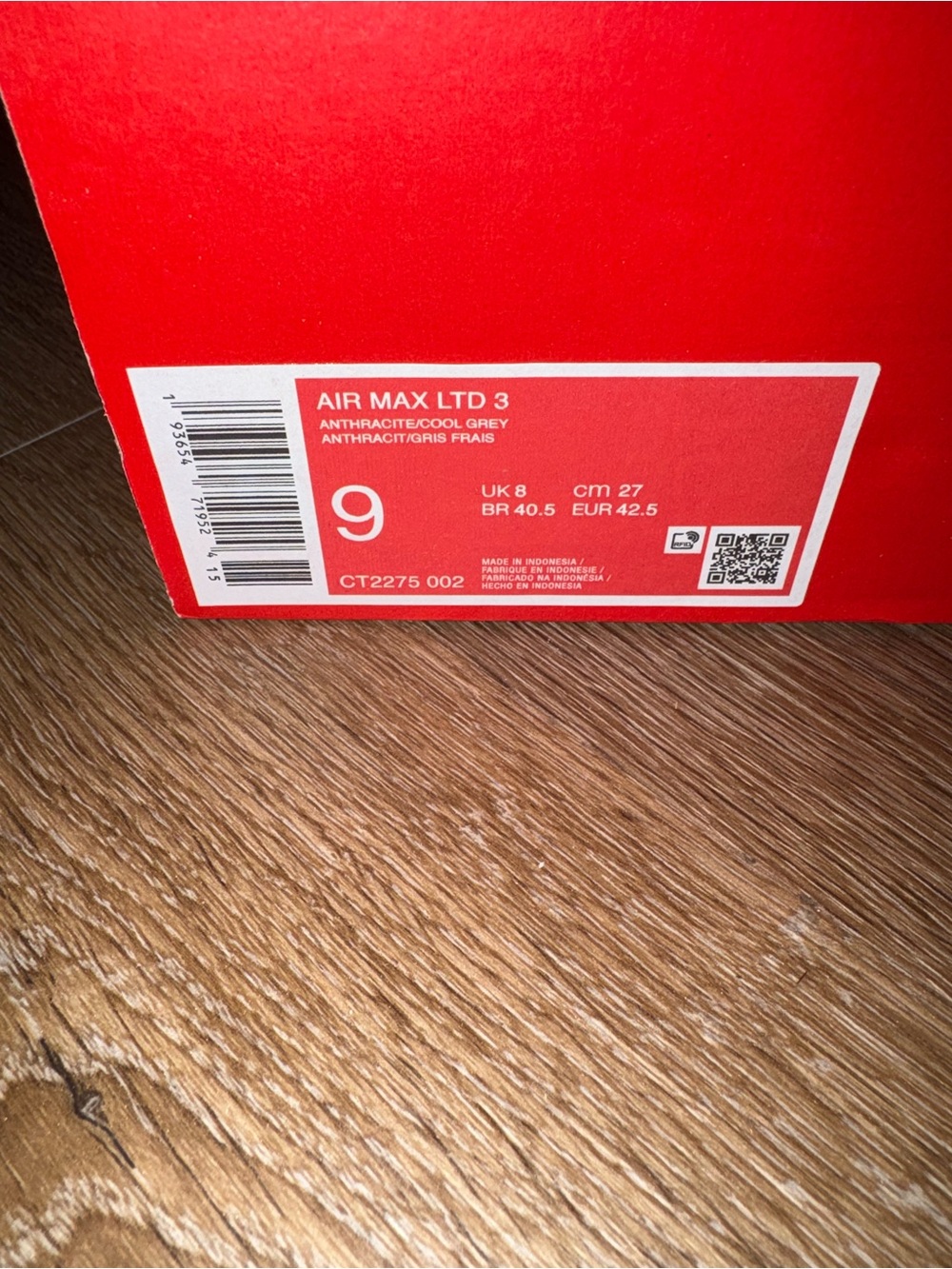 Nike Men's Black and Gray Air Max Sneakers with Teal Accents - Picture 2 of 7